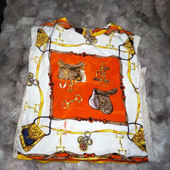 Chic & Elegant Bebe Scarf Print Sleeveless Top - Picture 6 of 12